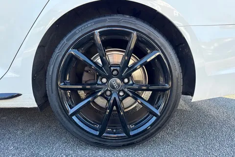 22 of 47 for Audi A4 2.0 TFSI 35 Black Edition S Tronic Euro 6 (s/s) 4dr