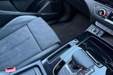 MH73UHU Audi Q5 Black Edition 50 TFSI e quattro 299 PS S tronic Thumbnail #21