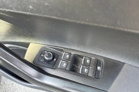 21 of 44 for Volkswagen Polo MK6 Hatchback 5Dr 1.0 65PS SE | Car-Net | App-Connect