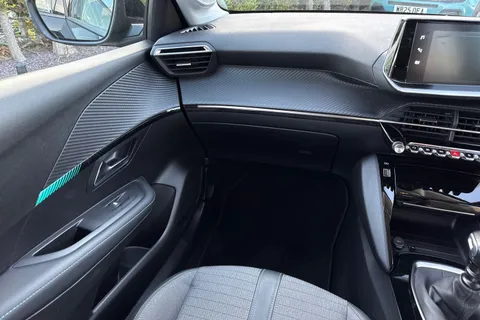 MT73FFA PEUGEOT 208 1.2 PureTech Allure Premium + Euro 6 (s/s) 5dr Thumbnail #20