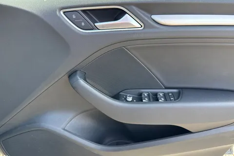 21 of 58 for Audi A3 1.5 TFSI CoD S line S Tronic Euro 6 (s/s) 4dr