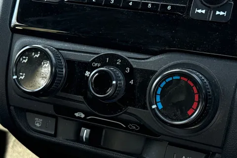 21 of 42 for Honda Jazz 1.3 i-VTEC S Euro 6 (s/s) 5dr