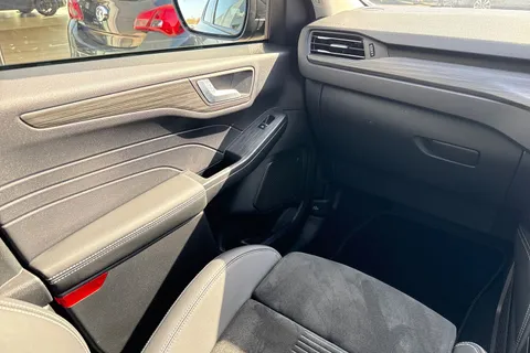 EO25RNA Ford Kuga 2.5 Duratec 14.4kWh Active CVT Euro 6 (s/s) 5dr Thumbnail #21