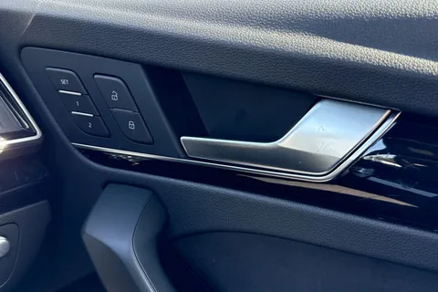 MH73UHU Audi Q5 Black Edition 50 TFSI e quattro 299 PS S tronic Thumbnail #22