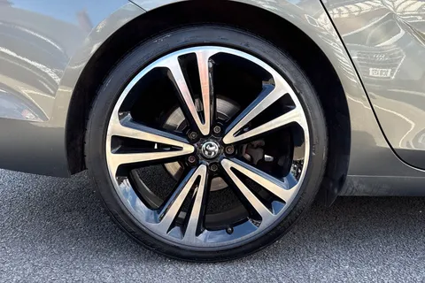 DY68ZRX Vauxhall Insignia 1.6i Turbo Elite Nav Grand Sport Euro 6 (s/s) 5dr Thumbnail #24