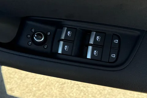 LP23NPE Audi Q7 MY23.5 S line 45 TDI quattro 231 PS tiptronic Thumbnail #22