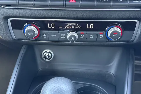 22 of 58 for Audi A3 1.5 TFSI CoD S line S Tronic Euro 6 (s/s) 4dr