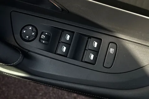 LB24SVW PEUGEOT e-2008 50kWh GT Auto 5dr (7kW Charger) Thumbnail #21