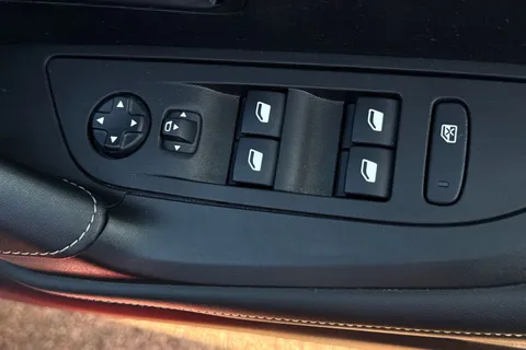 MF21KDN PEUGEOT 2008 1.2 PureTech GT Premium EAT Euro 6 (s/s) 5dr Thumbnail #21