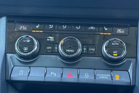 CK72YKN Škoda Karoq 1.5 TSI ACT SE L Euro 6 (s/s) 5dr Thumbnail #23