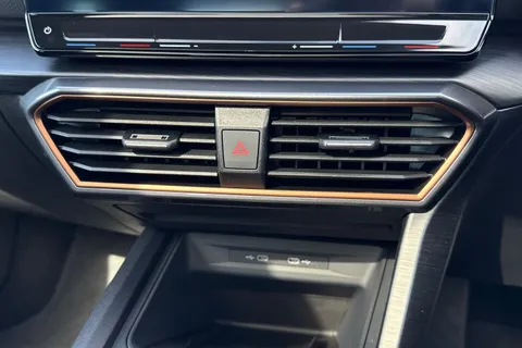 PY24EXB CUPRA Leon 1.4 eHybrid 12.8kWh VZ2 Design Edition DSG Euro 6 (s/s) 5dr Thumbnail #23