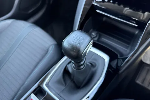 23 of 65 for PEUGEOT 208 1.2 PureTech Allure Euro 6 (s/s) 5dr