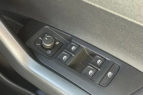 ML22NLU Volkswagen Polo 1.0 TSI Life 5dr **MOBILE PHONE PREP, PARKING SENSORS** Thumbnail #21