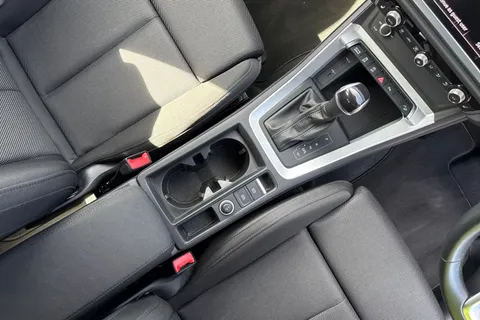 PN72LHA Audi Q3 Sport 35 TDI  150 PS S tronic Thumbnail #24