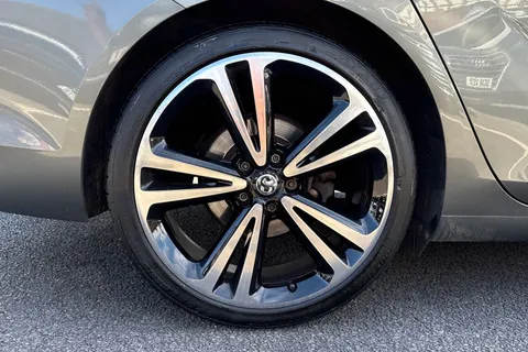 DY68ZRX Vauxhall Insignia 1.6i Turbo Elite Nav Grand Sport Euro 6 (s/s) 5dr Thumbnail #25