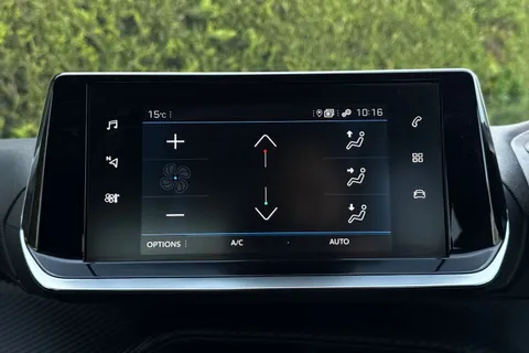 MT73FFA PEUGEOT 208 1.2 PureTech Allure Premium + Euro 6 (s/s) 5dr Thumbnail #22