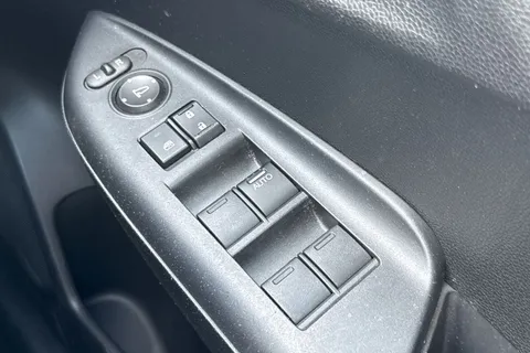 23 of 42 for Honda Jazz 1.3 i-VTEC S Euro 6 (s/s) 5dr