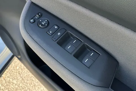 RV71YRL Honda Jazz 1.5 i-MMD Hybrid Crosstar EX 5dr eCVT Thumbnail #24