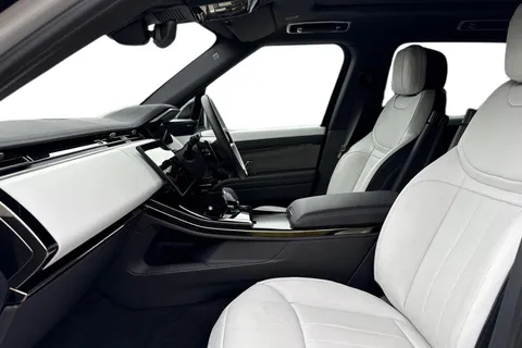 DP25CZE Land Rover Range Rover Sport 3.0 D300 Dynamic SE 5dr Thumbnail #4