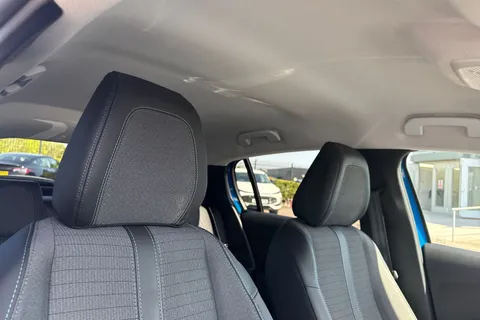 24 of 65 for PEUGEOT 208 1.2 PureTech Allure Euro 6 (s/s) 5dr