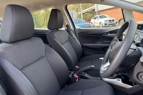 24 of 42 for Honda Jazz 1.3 i-VTEC S Euro 6 (s/s) 5dr