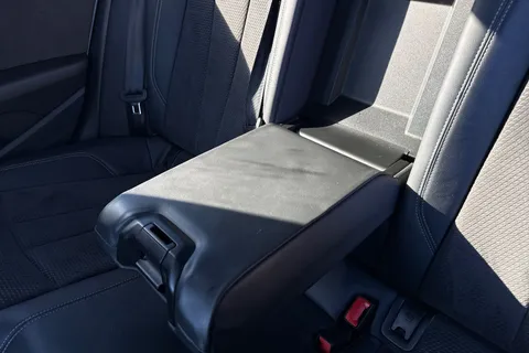 26 of 47 for Audi A4 2.0 TFSI 35 Black Edition S Tronic Euro 6 (s/s) 4dr