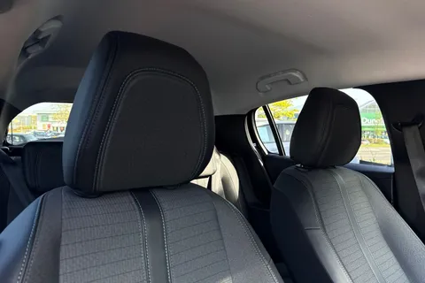 MT73FFA PEUGEOT 208 1.2 PureTech Allure Premium + Euro 6 (s/s) 5dr Thumbnail #24