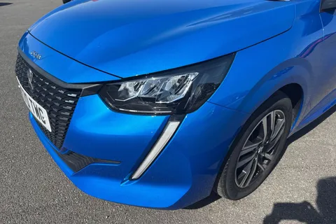 26 of 65 for PEUGEOT 208 1.2 PureTech Allure Euro 6 (s/s) 5dr