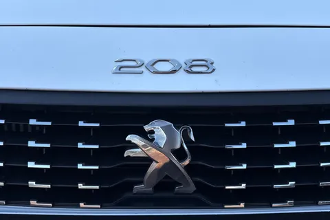 24 of 49 for PEUGEOT 208 1.2 PureTech Allure Premium + Euro 6 (s/s) 5dr