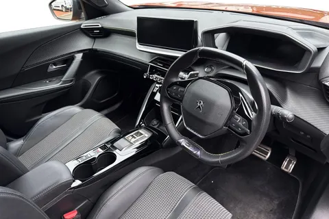 DC22HUZ PEUGEOT 2008 1.2 PureTech GT EAT Euro 6 (s/s) 5dr Thumbnail #14