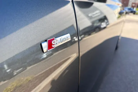 25 of 64 for Audi A6 Saloon 2.0 TDI S line S Tronic quattro Euro 6 (s/s) 4dr