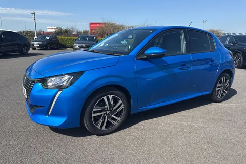 27 of 65 for PEUGEOT 208 1.2 PureTech Allure Euro 6 (s/s) 5dr