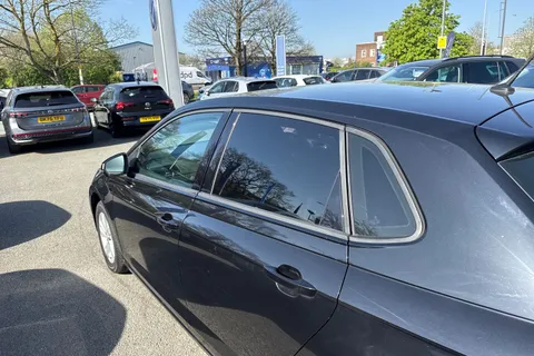 27 of 44 for Volkswagen Polo MK6 Hatchback 5Dr 1.0 65PS SE | Car-Net | App-Connect