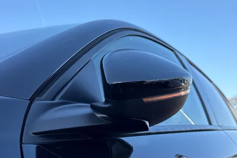 MT73FFA PEUGEOT 208 1.2 PureTech Allure Premium + Euro 6 (s/s) 5dr Thumbnail #26