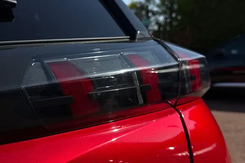 MF21KDN PEUGEOT 2008 1.2 PureTech GT Premium EAT Euro 6 (s/s) 5dr Thumbnail #26