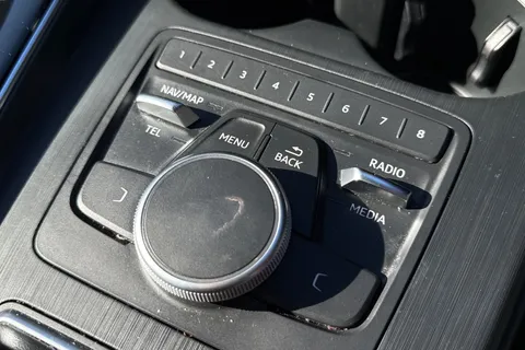 29 of 47 for Audi A4 2.0 TFSI 35 Black Edition S Tronic Euro 6 (s/s) 4dr