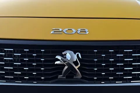 27 of 49 for PEUGEOT 208 1.2 PureTech GT Euro 6 (s/s) 5dr