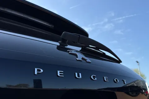 MT73FFA PEUGEOT 208 1.2 PureTech Allure Premium + Euro 6 (s/s) 5dr Thumbnail #27