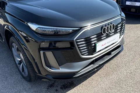 9 of 57 for Audi Q6 E-Tron Q6 SUV S line e-tron 185,00 kW