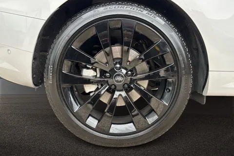 DP25CZE Land Rover Range Rover Sport 3.0 D300 Dynamic SE 5dr Thumbnail #10