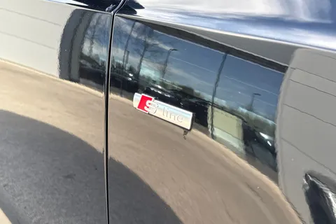 FA18XTE Audi Q3 2.0 TDI S line Edition Euro 6 (s/s) 5dr Thumbnail #28