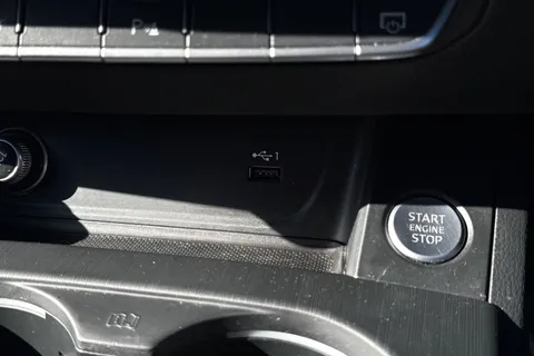 30 of 47 for Audi A4 2.0 TFSI 35 Black Edition S Tronic Euro 6 (s/s) 4dr