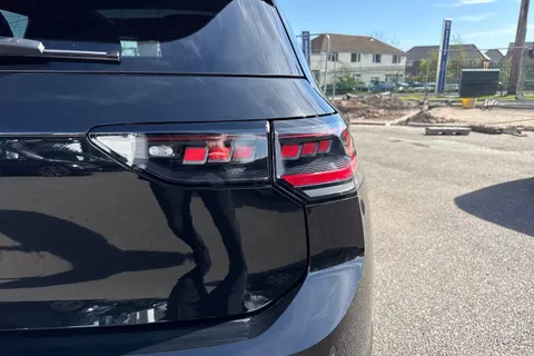  Volkswagen Golf 2.0 TSI R Black Edition DSG 4Motion Euro 6 (s/s) 5dr Thumbnail #29