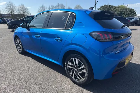 30 of 65 for PEUGEOT 208 1.2 PureTech Allure Euro 6 (s/s) 5dr