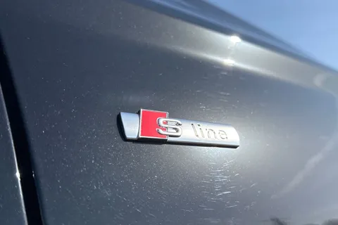 KN25YLB Audi Q6 E-Tron Q6 SUV Edition 1 e-tron quattro 285,00 kW Thumbnail #31