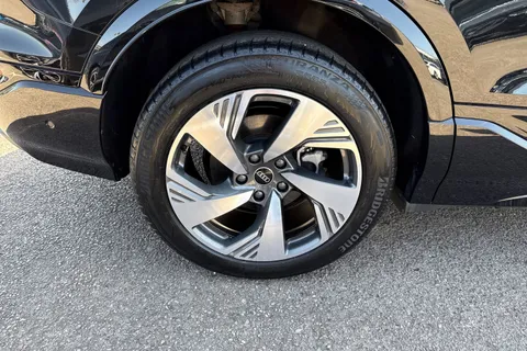 11 of 57 for Audi Q6 E-Tron Q6 SUV S line e-tron 185,00 kW