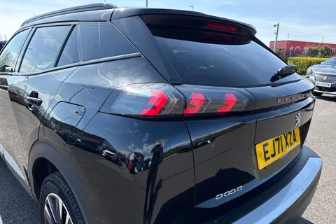 EJ71XZA PEUGEOT 2008 1.2 PureTech GT Premium EAT Euro 6 (s/s) 5dr Thumbnail #31