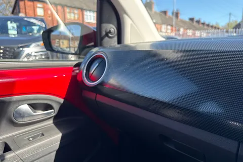 32 of 40 for Volkswagen Up! 1.0 Move up! Euro 6 (s/s) 5dr