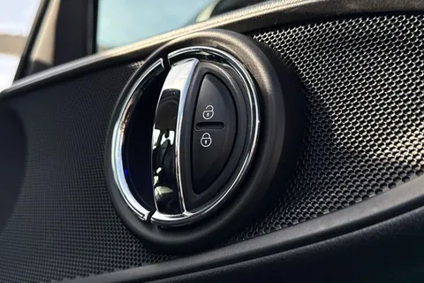 SA19KYO Mini Clubman 1.5 Cooper Exclusive Euro 6 (s/s) 6dr Thumbnail #30