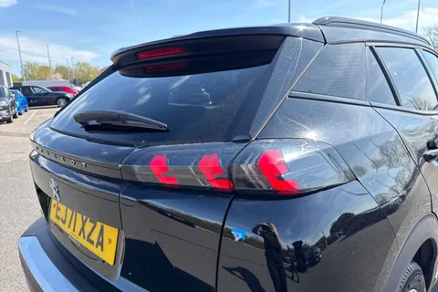 EJ71XZA PEUGEOT 2008 1.2 PureTech GT Premium EAT Euro 6 (s/s) 5dr Thumbnail #32
